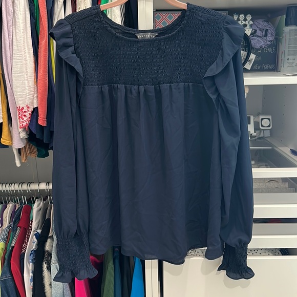 Tops - Navy flowy blouse with ruffle and ruching XL new, no tags